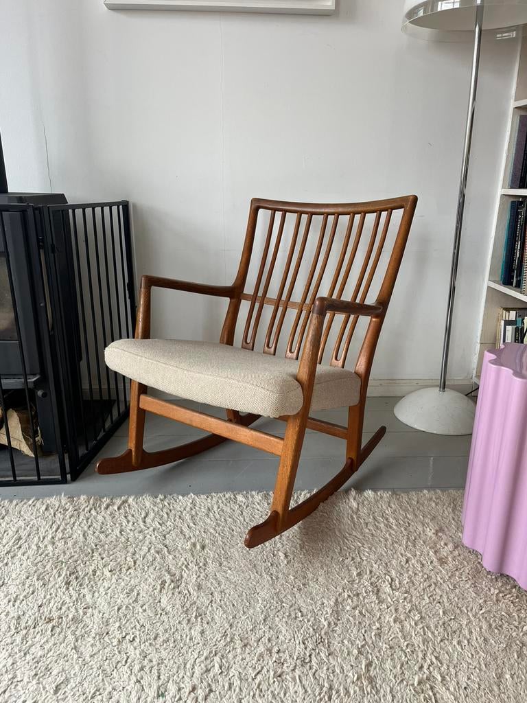 Hans wegner ML33 schommelstoel, Ophalen of Verzenden, Zo goed als nieuw, Stof, Eén