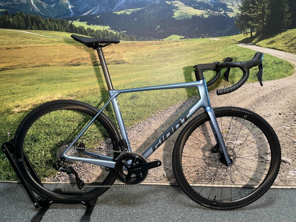 * SALE Giant TCR Advanced 0 Disc ML 105 DI2 €3999,-/€2999,-