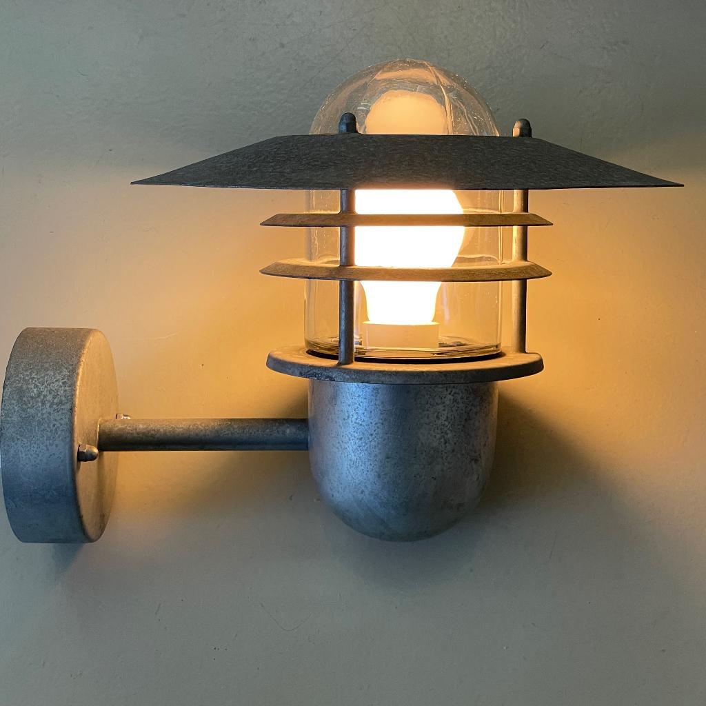2x Deens design zinken BUITENLAMPEN Scandinavië vintage lamp, Huis en Inrichting, Lampen | Wandlampen, Ophalen of Verzenden, Gebruikt