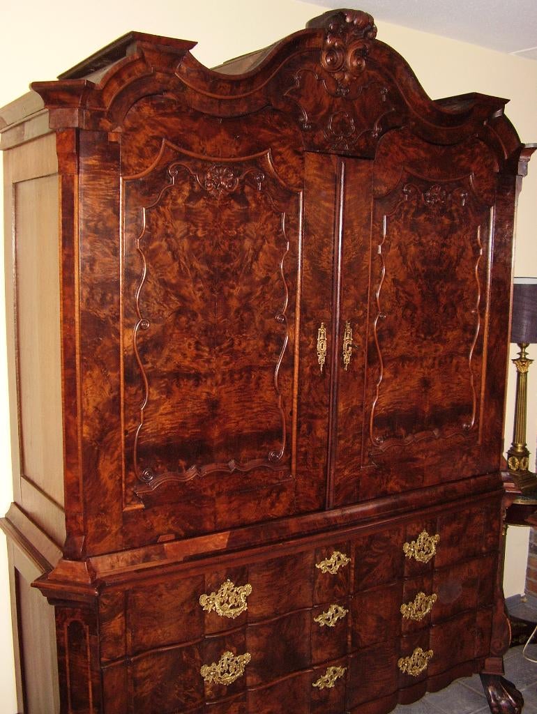 Prachtig klein 235 cm orgelgebogen wortelnoten kabinet, Antiek en Kunst, Ophalen of Verzenden