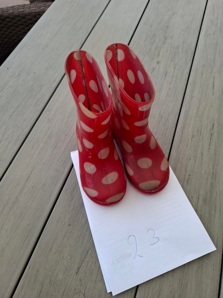 Leuke rode regenlaarsjes maat 23, Kinderen en Baby's, Babykleding | Schoentjes en Sokjes, Gebruikt, Jongetje of Meisje, Laarsjes