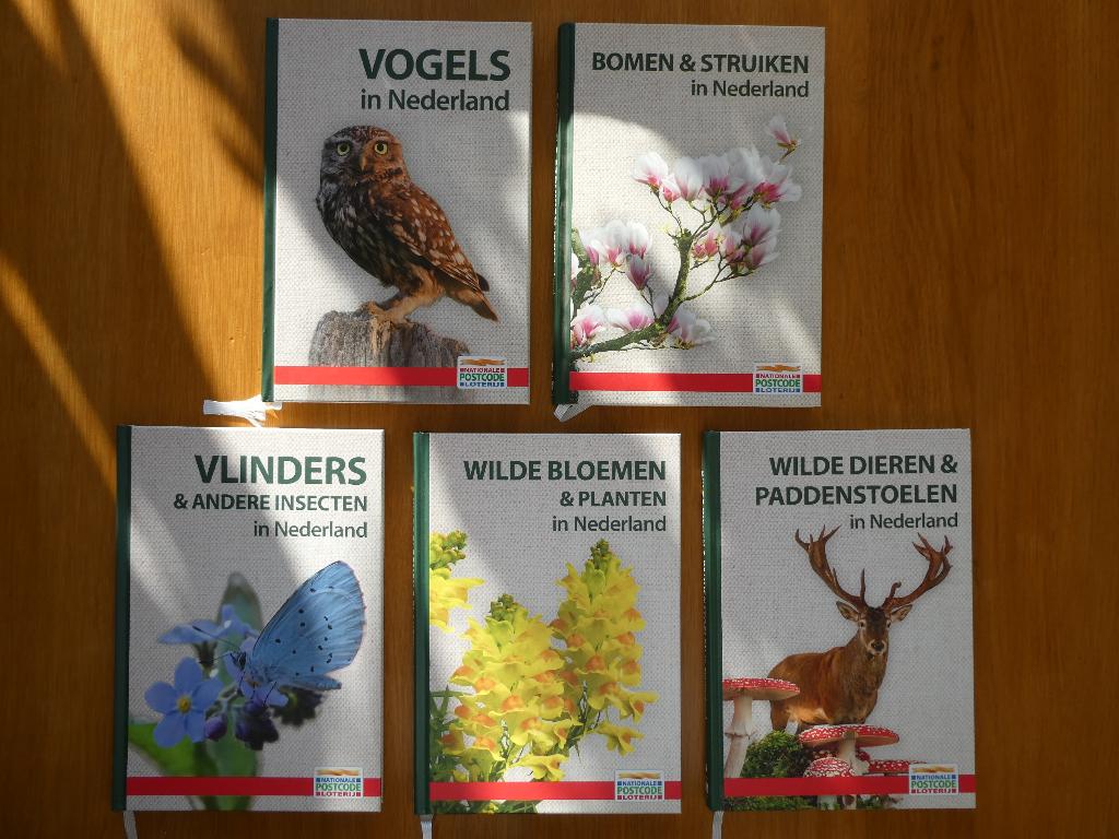 Postcode loterij boekjes over natuur, Ophalen, Zo goed als nieuw, Natuur algemeen