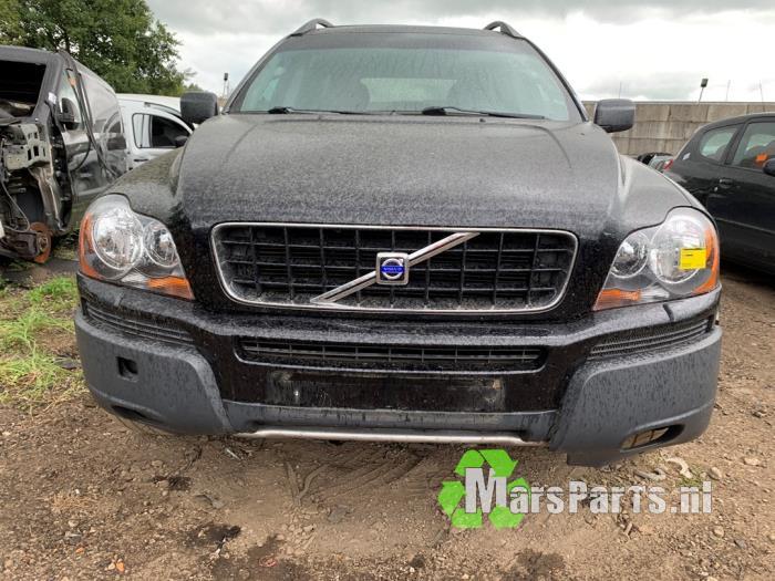 Voorbumper van een Volvo XC90, Gebruikt, -, -, Ophalen of Verzenden