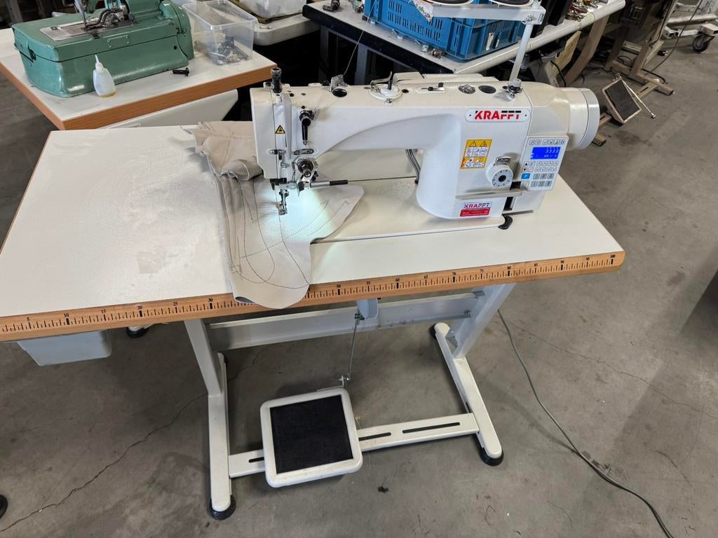 Industriele naaimachine kraft 3voudig transport automaat, Hobby en Vrije tijd, Naaimachines en Toebehoren, Overige merken, Kraft
