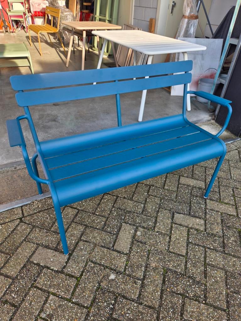 Nieuwe fermob Luxembourg bank met arm +rugleuning Div kleur, Ophalen, Nieuw, Hout