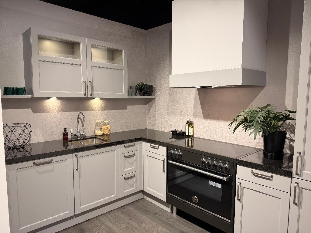 DH019 - Bristol Showroomkeuken, Huis en Inrichting, Ophalen, Dubbelwandige keuken, Hoogglans of Gelakt, Grijs