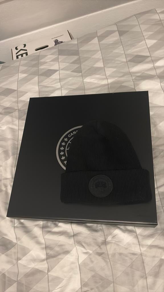 Canada goose muts, Ophalen of Verzenden, Zo goed als nieuw, Overige maten, Muts