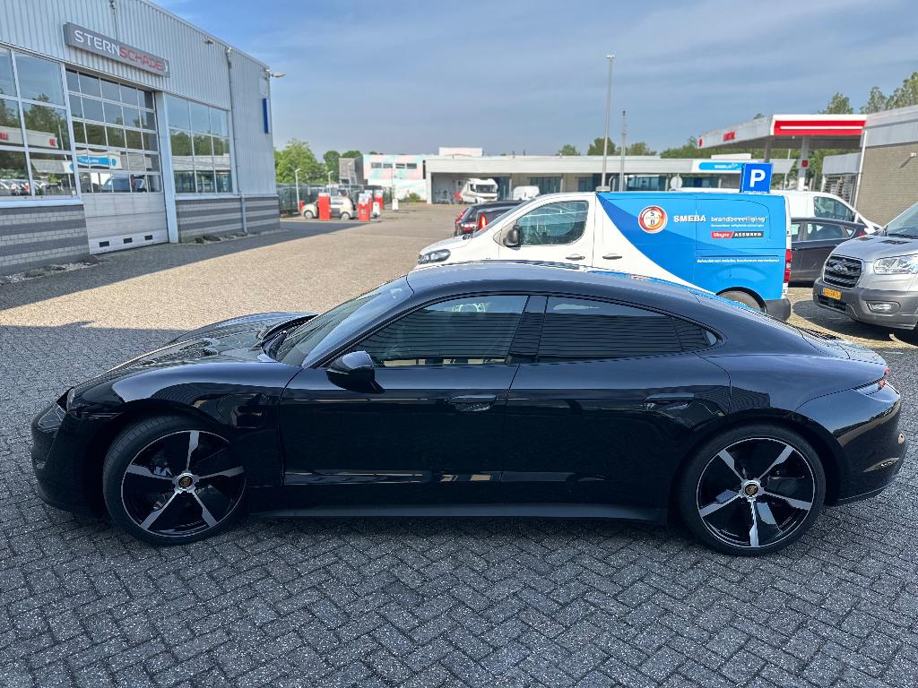 Porsche Taycan 326pk 2024 Zwart | LEASE nog 22 maanden!, Auto's, Porsche, Achterwielaandrijving, Zwart, Zwart, Elektrisch