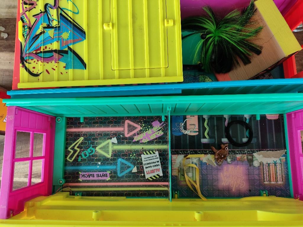 Lol container clubhuis, Ophalen of Verzenden, Gebruikt, Poppenhuis