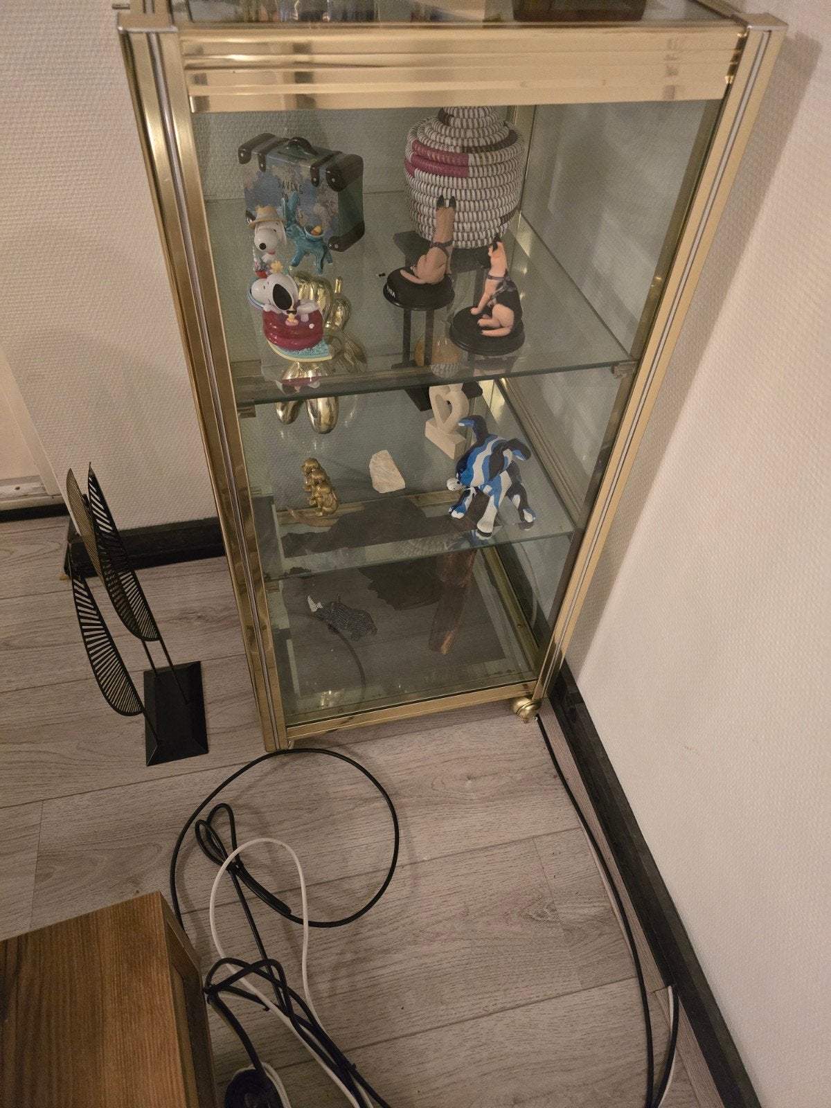 Glazen vitrinekast met messing frame, Ophalen, 50 tot 100 cm, Klassiek, Vintage, Glas