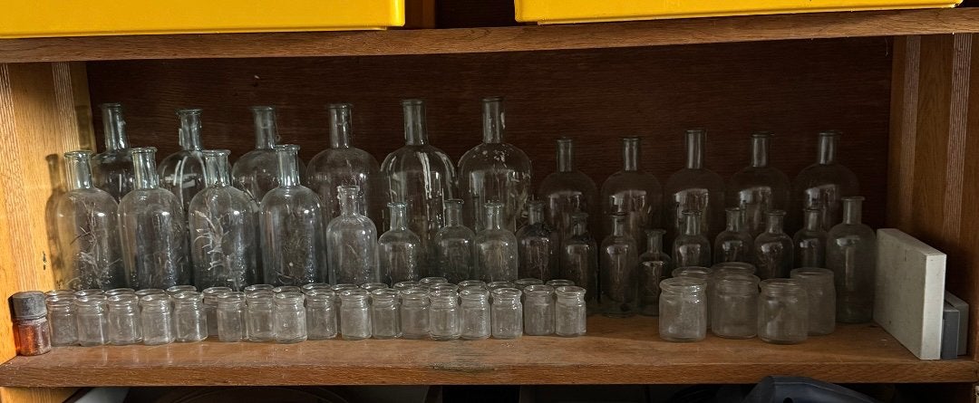 Apothekersflesjes, Ophalen