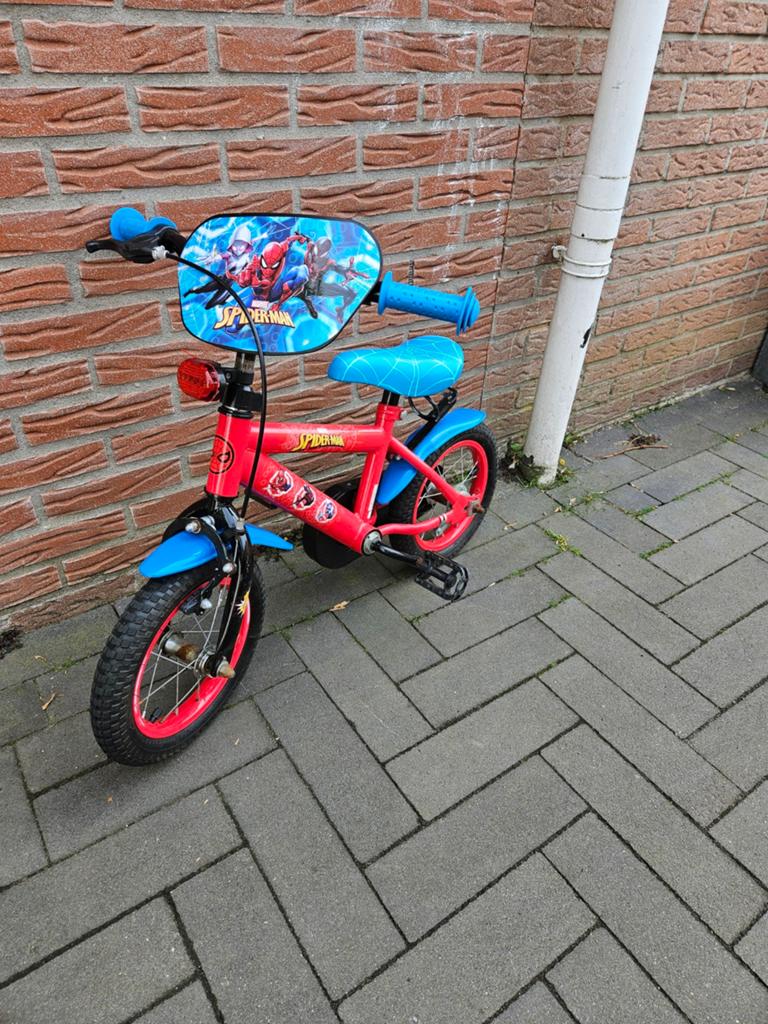 Spiderman kinderfiets - 12 inch, Ophalen of Verzenden, Gebruikt, Minder dan 16 inch, Zijwieltjes
