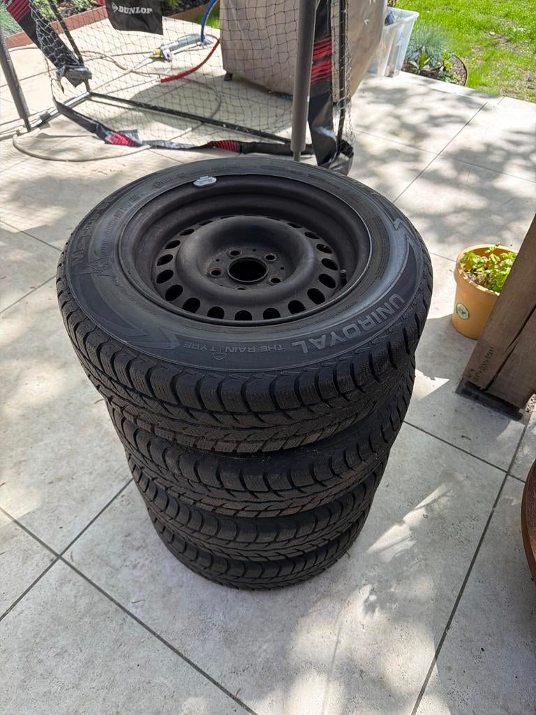 Uniroyal winterbanden set 195/65/15 met 7mm profiel, Ophalen, 15 inch, Nieuw, Winterbanden