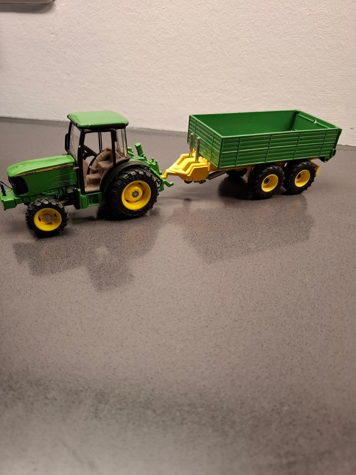 te koop siku john deere 5615, Hobby en Vrije tijd, Ophalen of Verzenden, Zo goed als nieuw, Tractor of Landbouw, SIKU