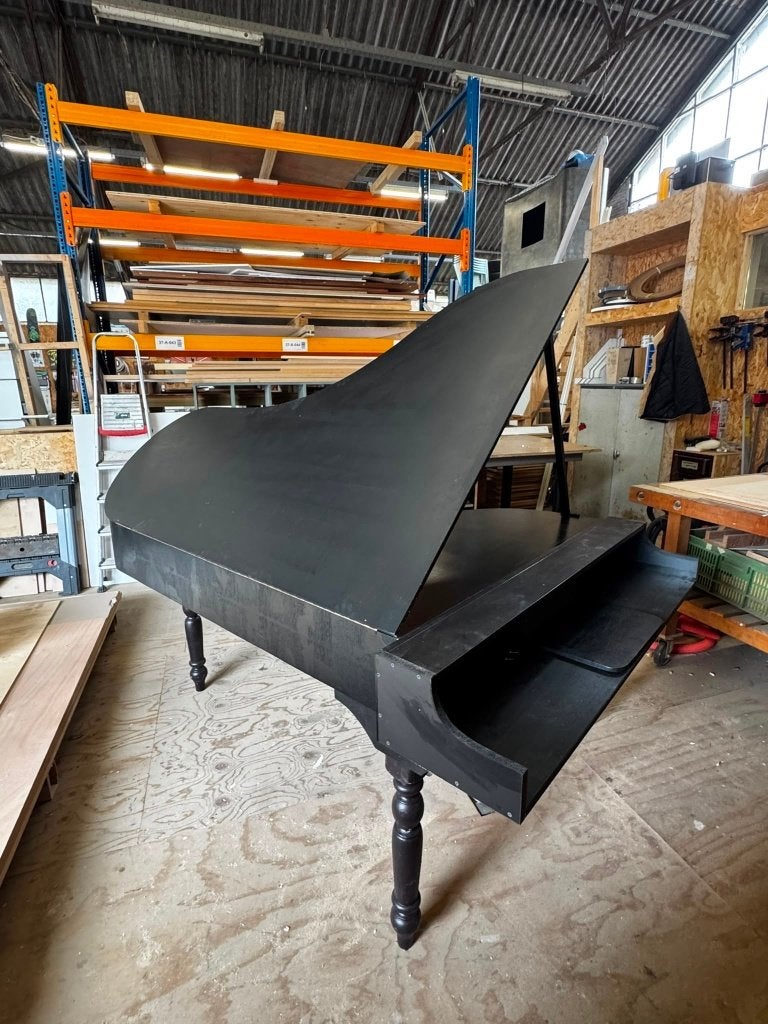 Vleugel (grand piano) van hout, Ophalen, Overige onderwerpen, Houtsnijwerk, Handgemaakt