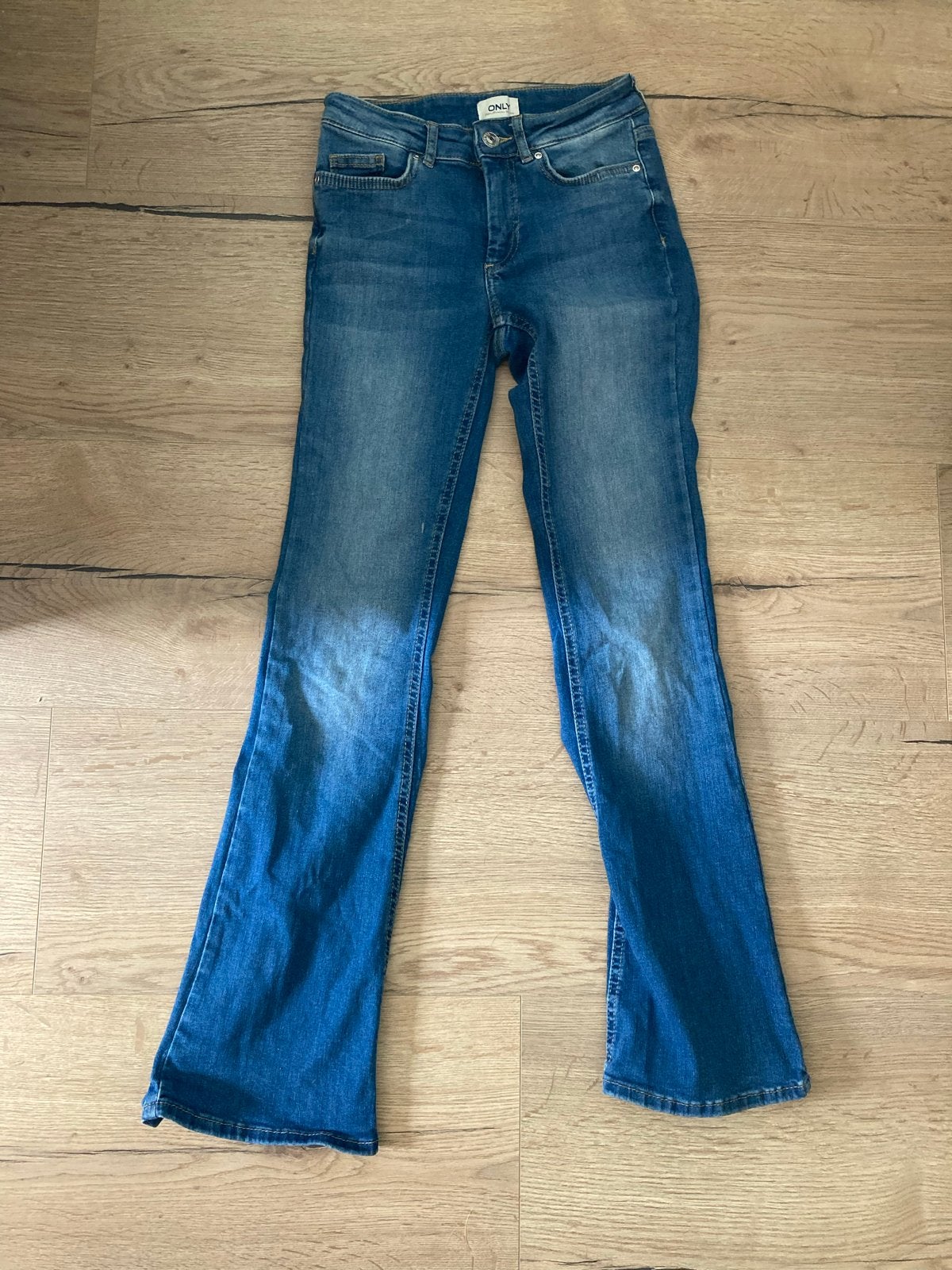 Only flared jeans, maat XS/30 - zgan, Ophalen of Verzenden, Zo goed als nieuw, Blauw, W30 - W32 (confectie 38/40)