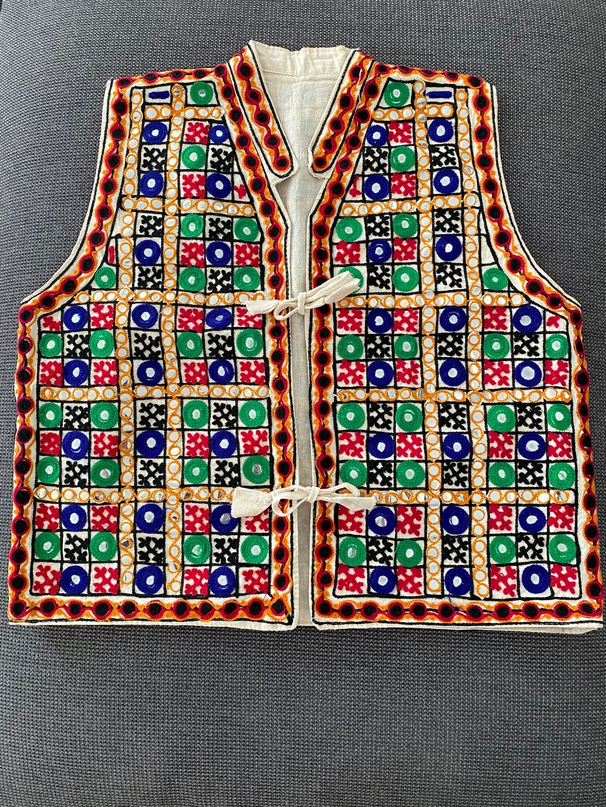 Handgemaakte gilet met spiegeltjes, Verzenden, Nieuw