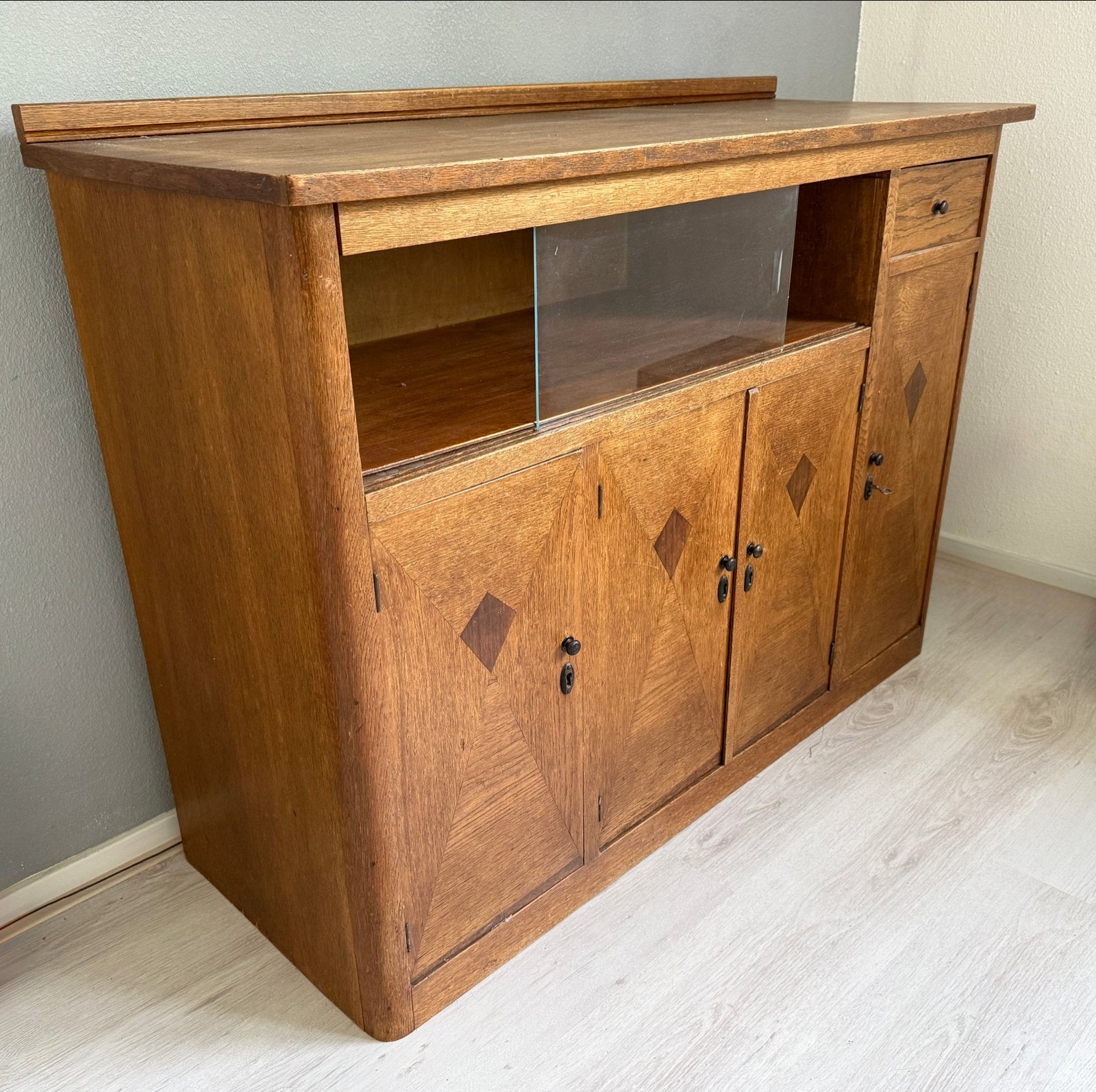 Vintage dressoir / kastje met glazen schuifdeur, Ophalen
