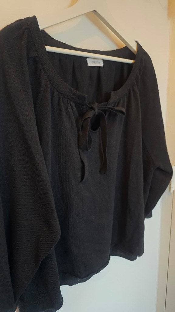Korean Fashion - ÅLAND Zwarte Top met Strik – Maat M, Kleding | Dames, Maat 38/40 (M), ÅLAND, Zwart, Ophalen of Verzenden
