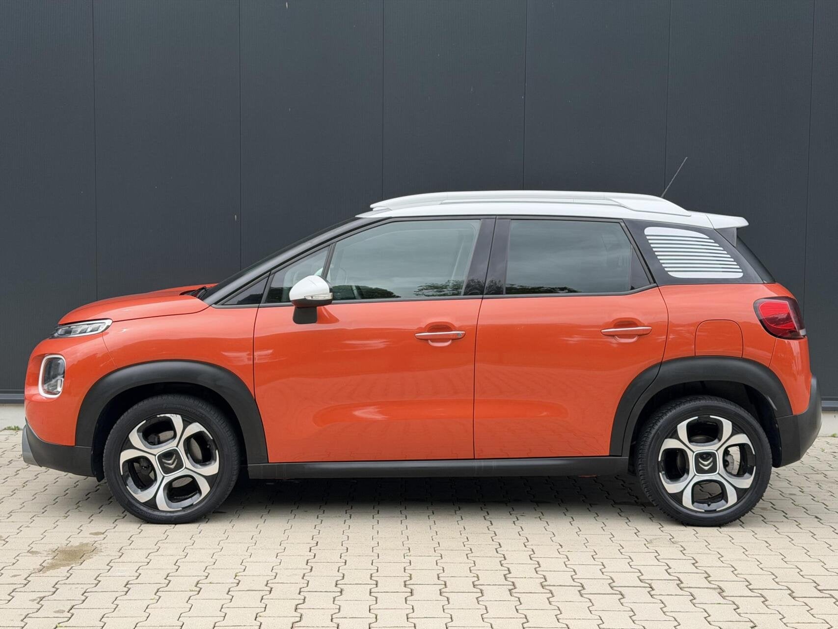 Citroen C3 Aircross 1.2 PureTech S&S Shine Automaat Headsup, Auto's, Citroën, Gebruikt, Met garantie (alle), 600 kg, 3 cilinders