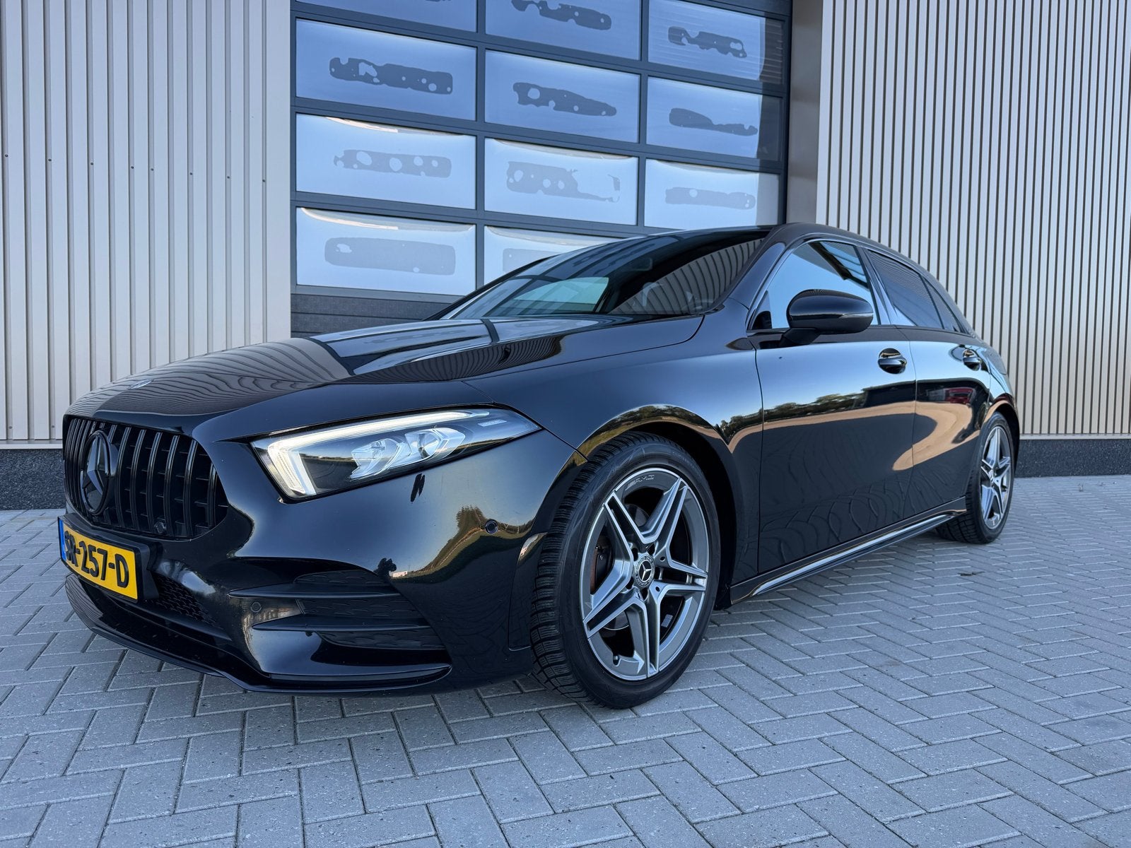 Mercedes-Benz A-Klasse A180D AMG-line 2018 A45 Blackpakket, 1345 kg, 4 cilinders, Zwart, Origineel Nederlands