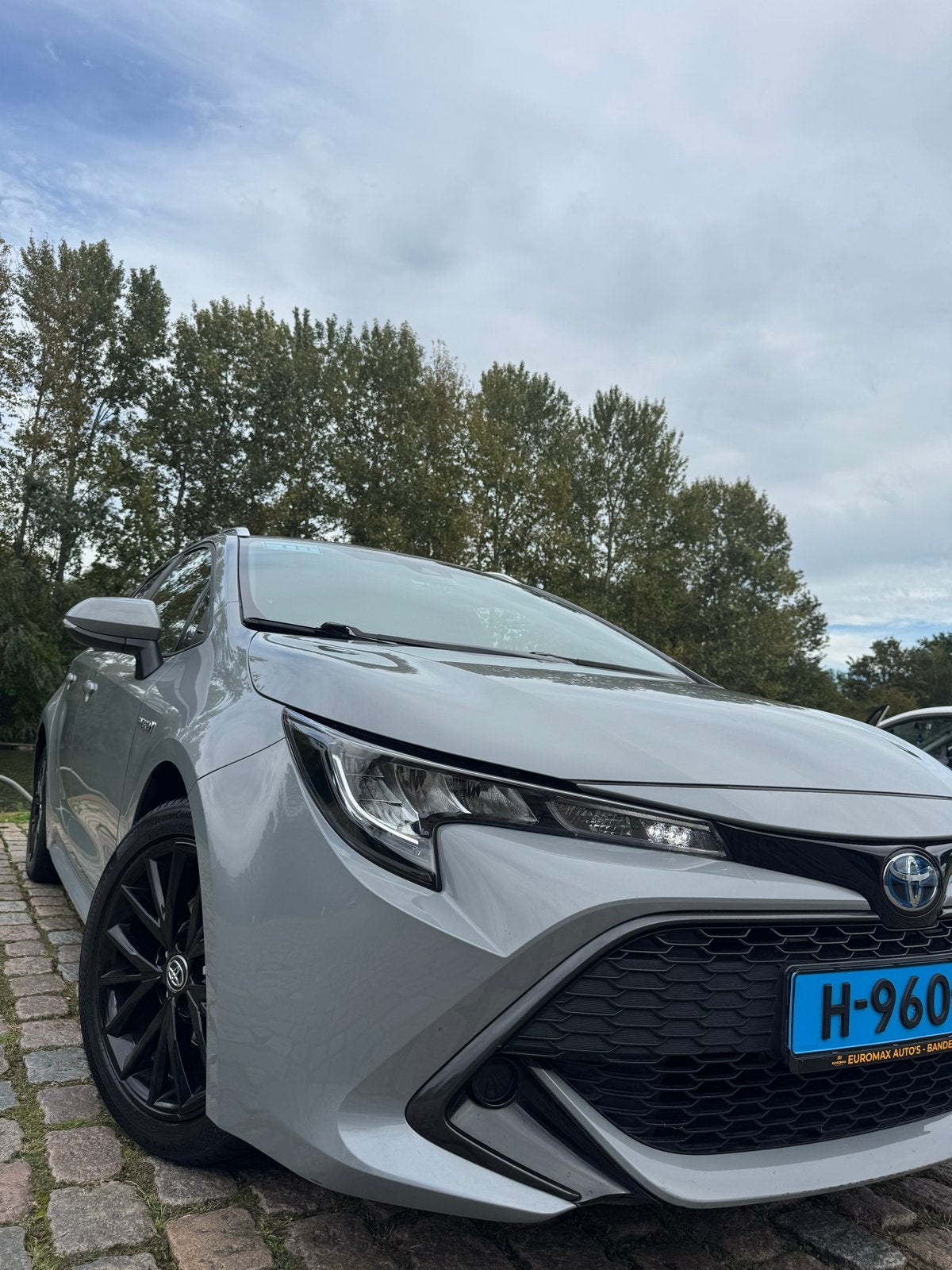 Toyota Corolla TS 1.8 Hybrid 122pk CVT 2020 Grijs, 450 kg, 750 kg, Te koop, Volledig hybride