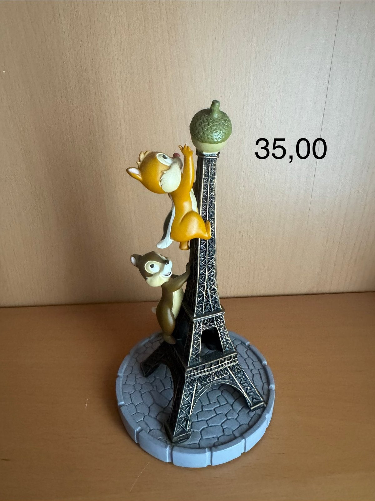 Disney knabbel en babbel met eifeltorn, Ophalen of Verzenden, Overige figuren, Zo goed als nieuw, Beeldje of Figuurtje