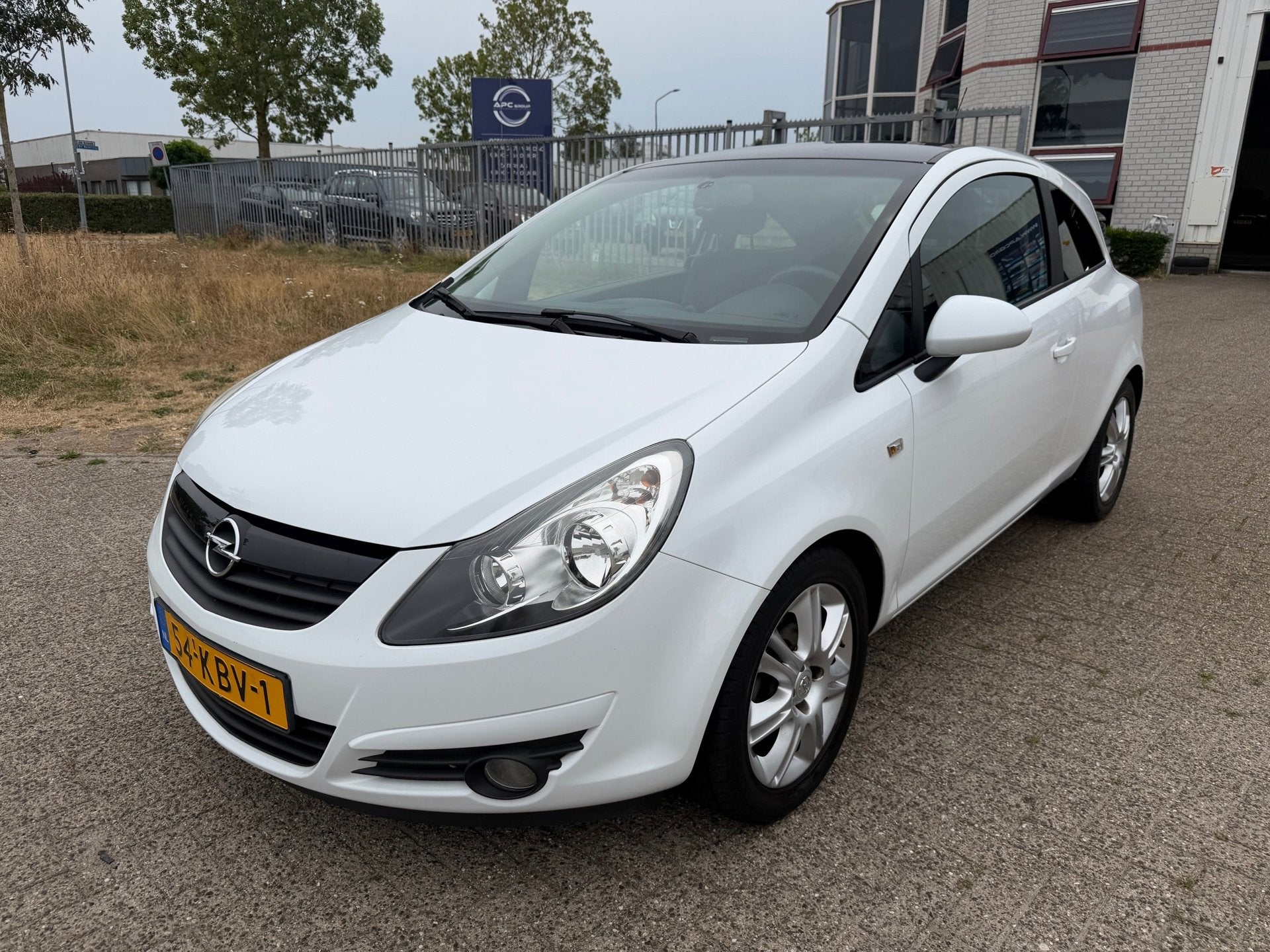 Opel Corsa 1.4-16V Business | Niuewe APK, Voorwielaandrijving, Gebruikt, 4 cilinders, Wit