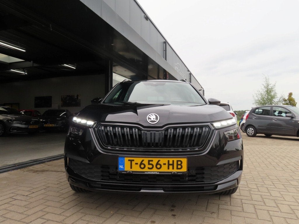 Skoda KAMIQ 1.0 TSI DSG Monte Carlo Ecc Pano Led 2x Pdc Trek, Auto's, 1160 kg, Lane Keeping Assist, Gebruikt, Euro 6