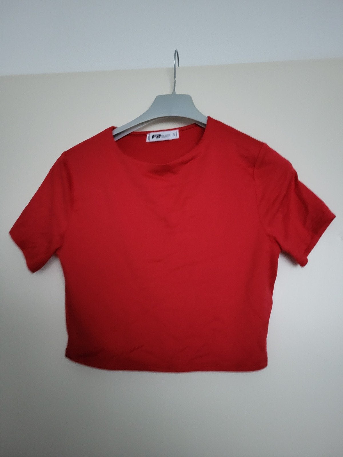 Rode crop top van FB Sister, maat S, Ophalen of Verzenden, Zo goed als nieuw, Korte mouw, Maat 36 (S)