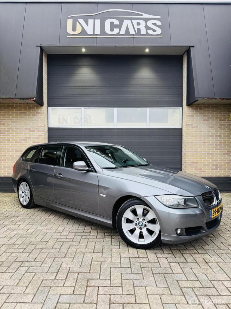 BMW 3-serie 320i High Executive|PRE LCI|Automaat|Leder|NAVI, Automaat, Achterwielaandrijving, Zwart, 4 cilinders