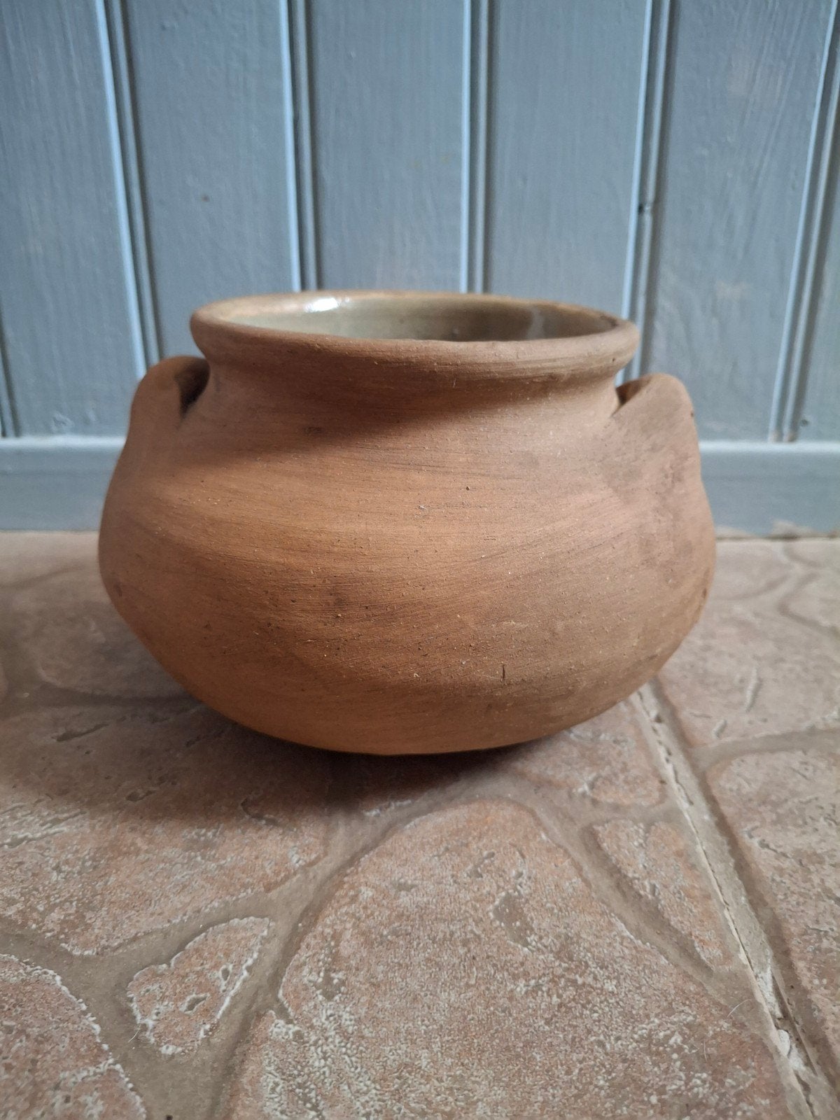 Rustieke terracotta tuimelkruik met handvatten uit Frankrijk, Ophalen of Verzenden