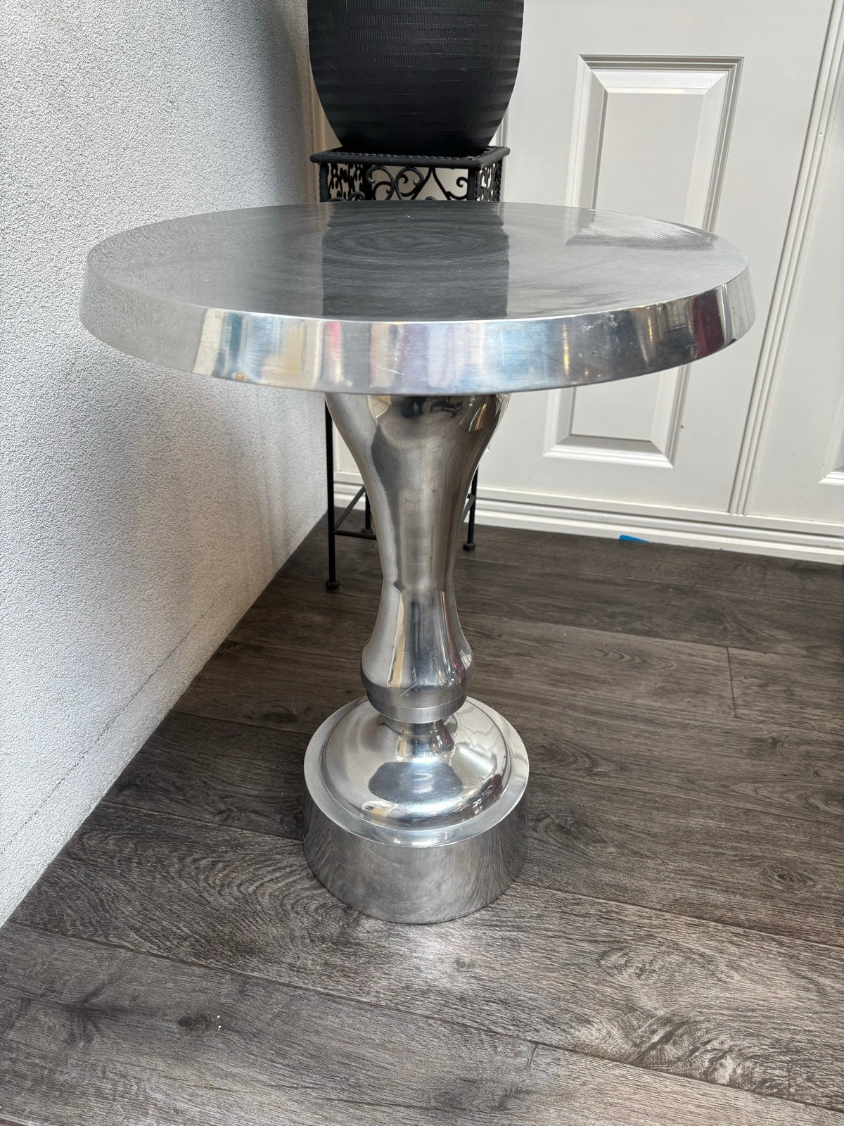 Zilverkleurig bijzettafeltje van Loods5, Huis en Inrichting, Minder dan 55 cm, Gebruikt, Metaal of Aluminium, Rond