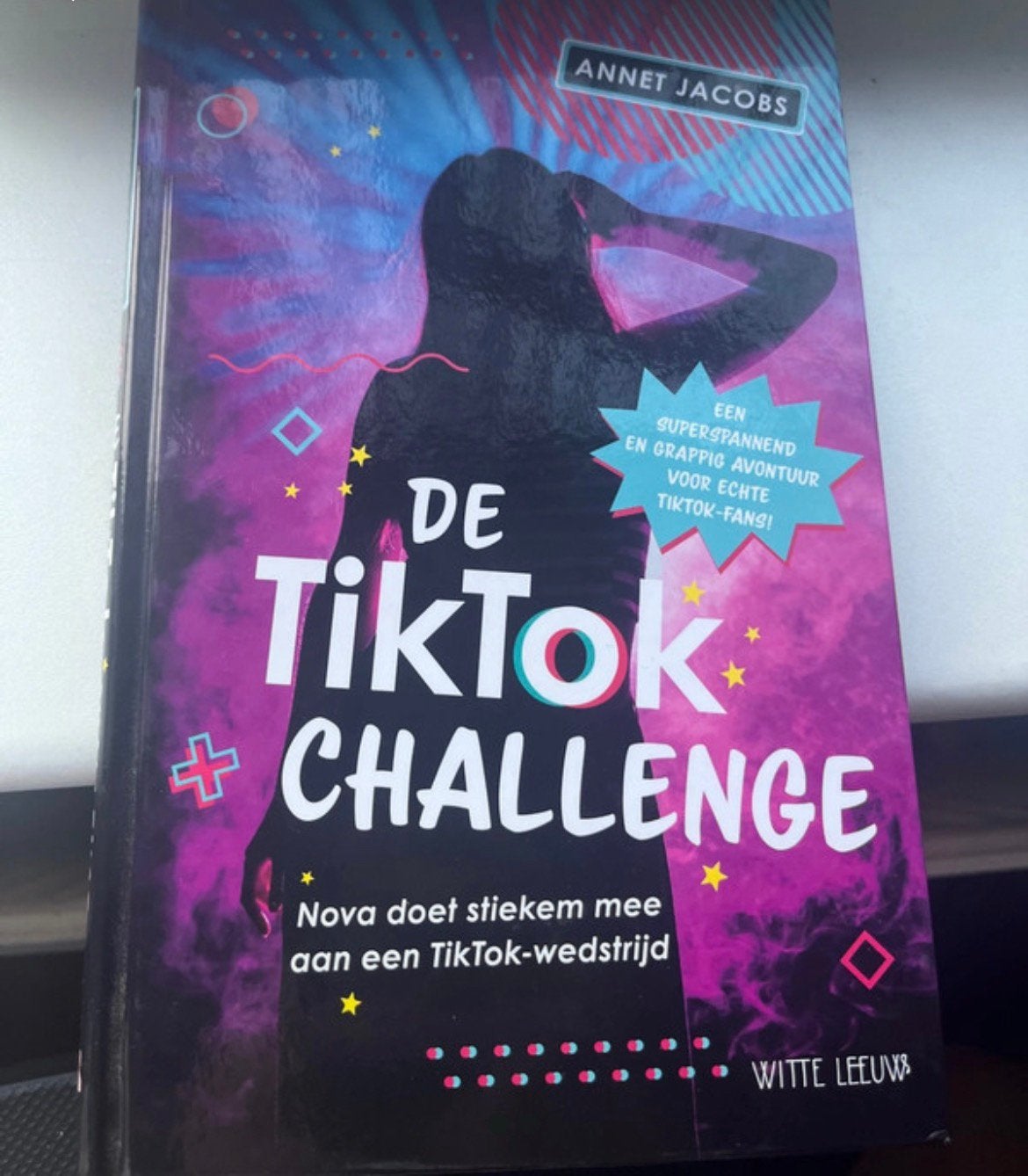 Tiktok challege, Ophalen of Verzenden, Zo goed als nieuw, Fictie
