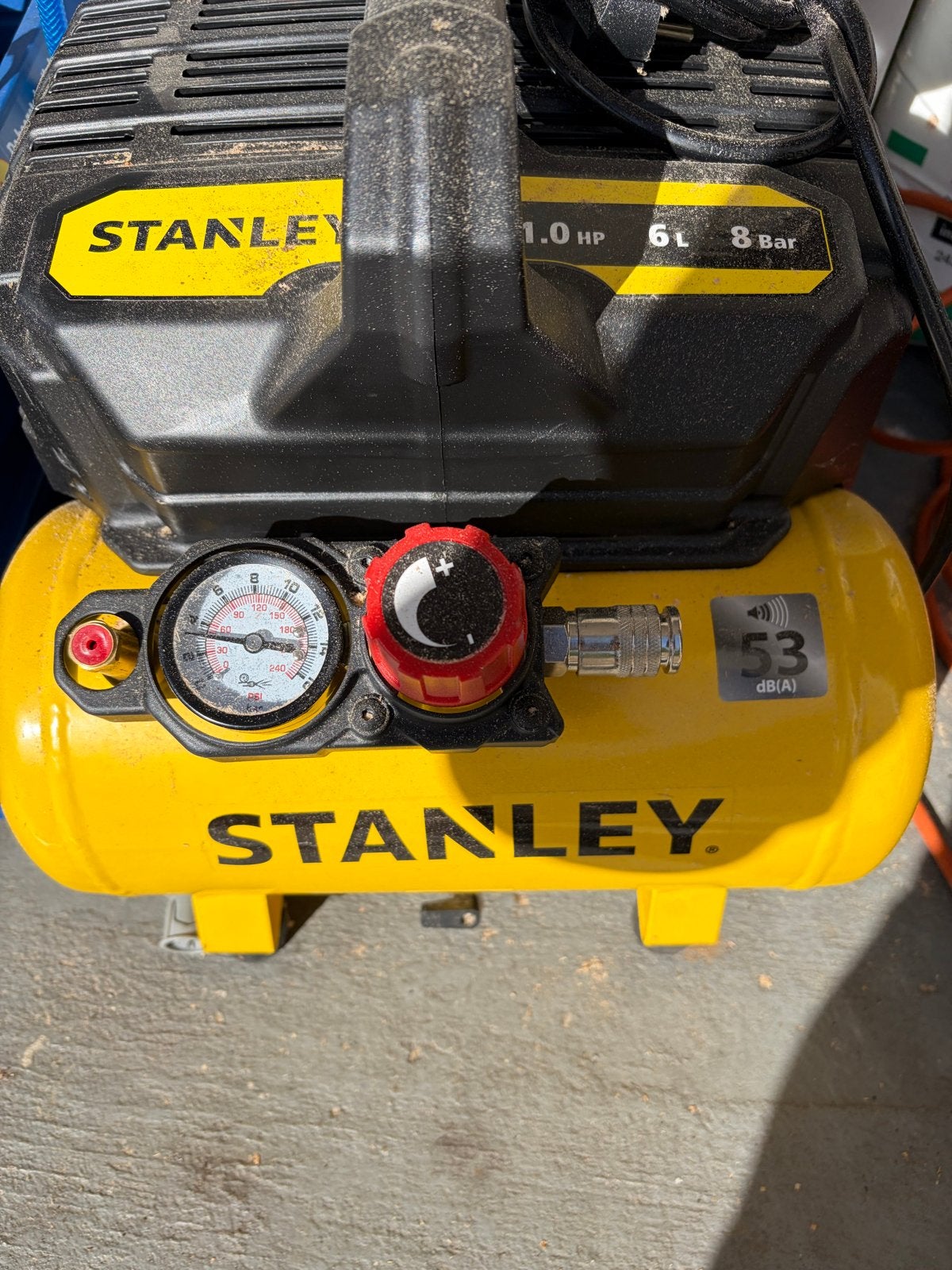 Stanley Luchtcompressor 1.0 PK 6L 8 Bar, Ophalen, Gebruikt, 6 tot 10 bar, Minder dan 200 liter/min