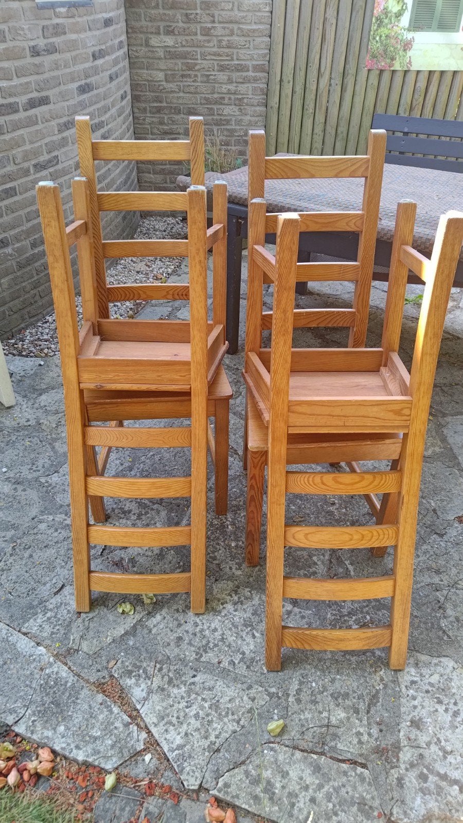 Gratis 4 grenen Ikea stoelen - opknapbeurt nodig, Ophalen, Gebruikt, Bruin