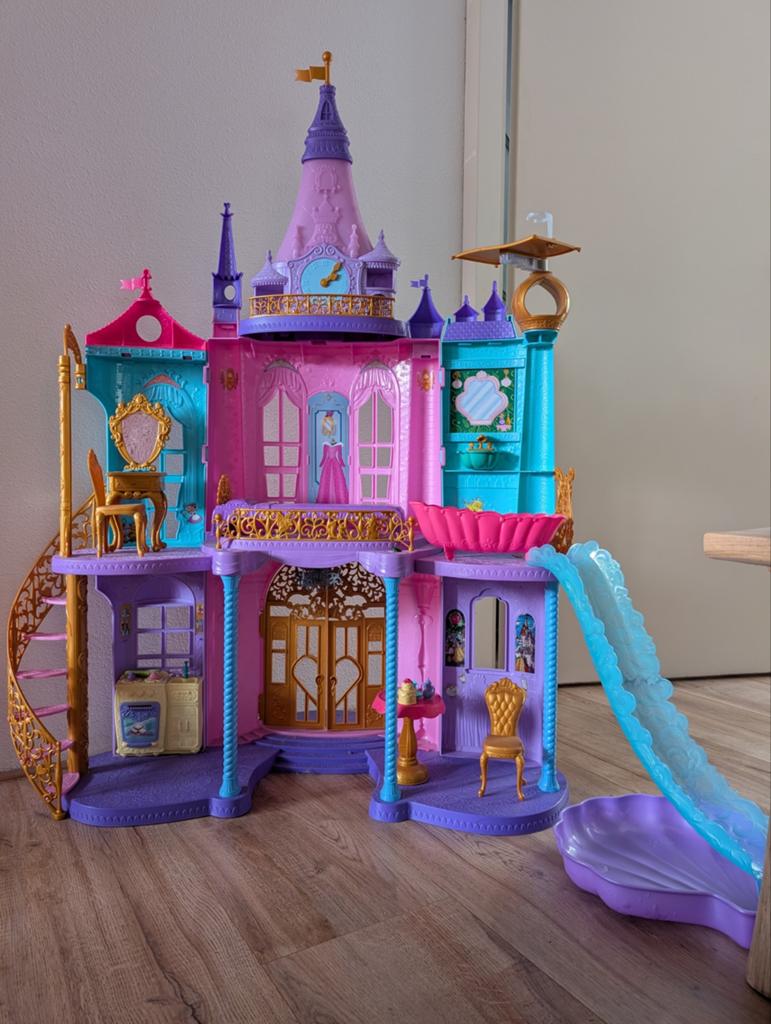 * prijs verlaagd: Barbie Disney Prinsessen Kasteel, Ophalen, Gebruikt, Poppenhuis