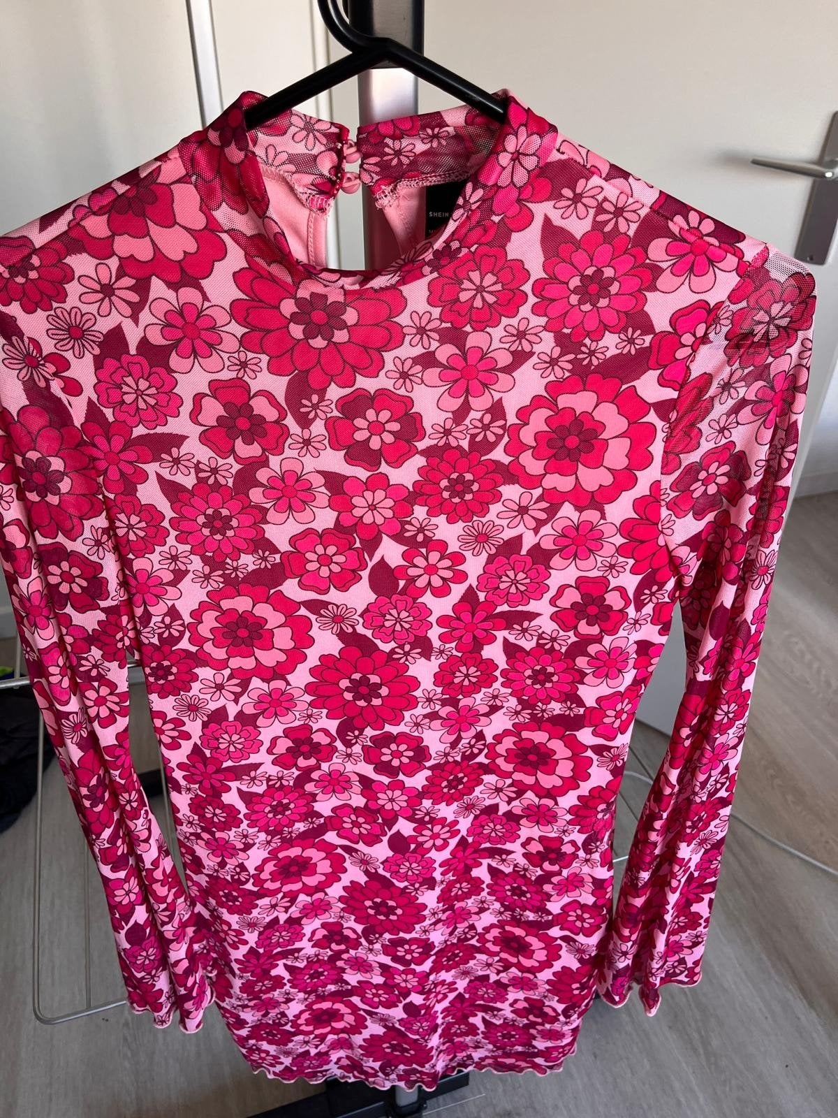 Roze bloemenprint jurk maat M, Kleding | Dames, Ophalen, Maat 38/40 (M), Roze
