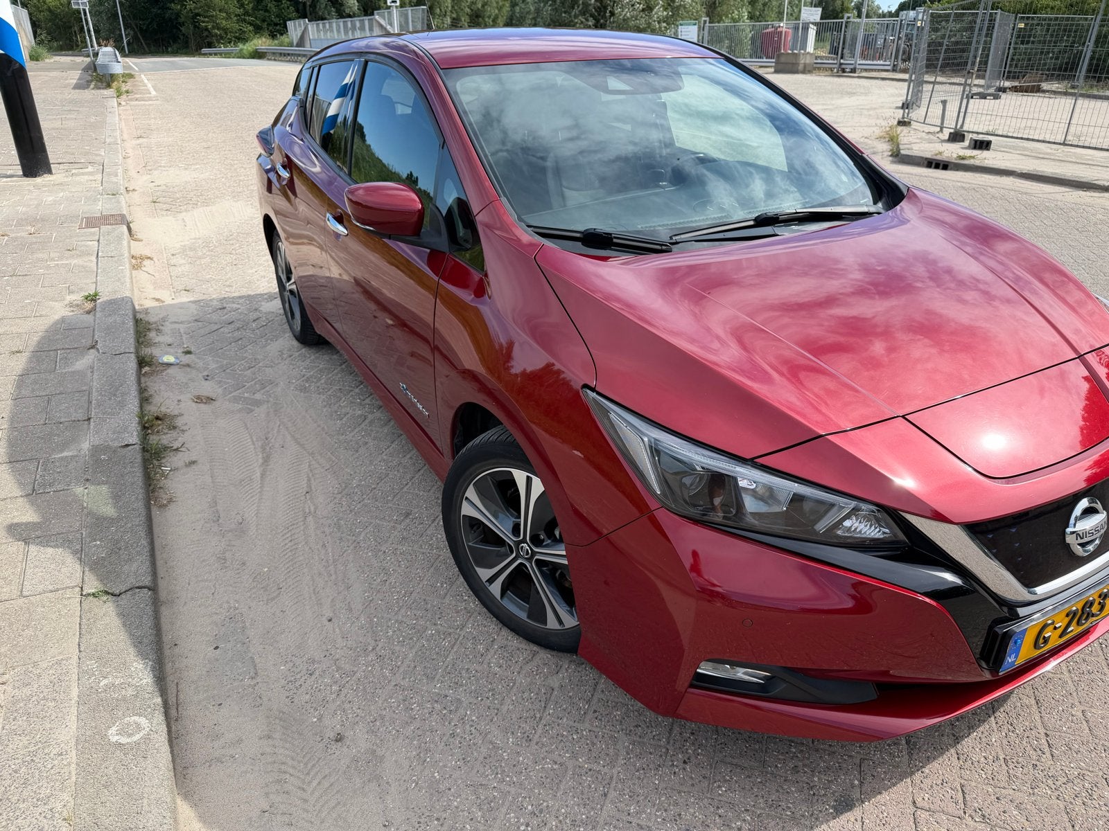 Nissan Leaf N-Connecta 40kWh 2019 Rood 90% SoH, Auto's, Nissan, Particulier, Leaf, 360° camera, ABS, Achteruitrijcamera, Adaptive Cruise Control