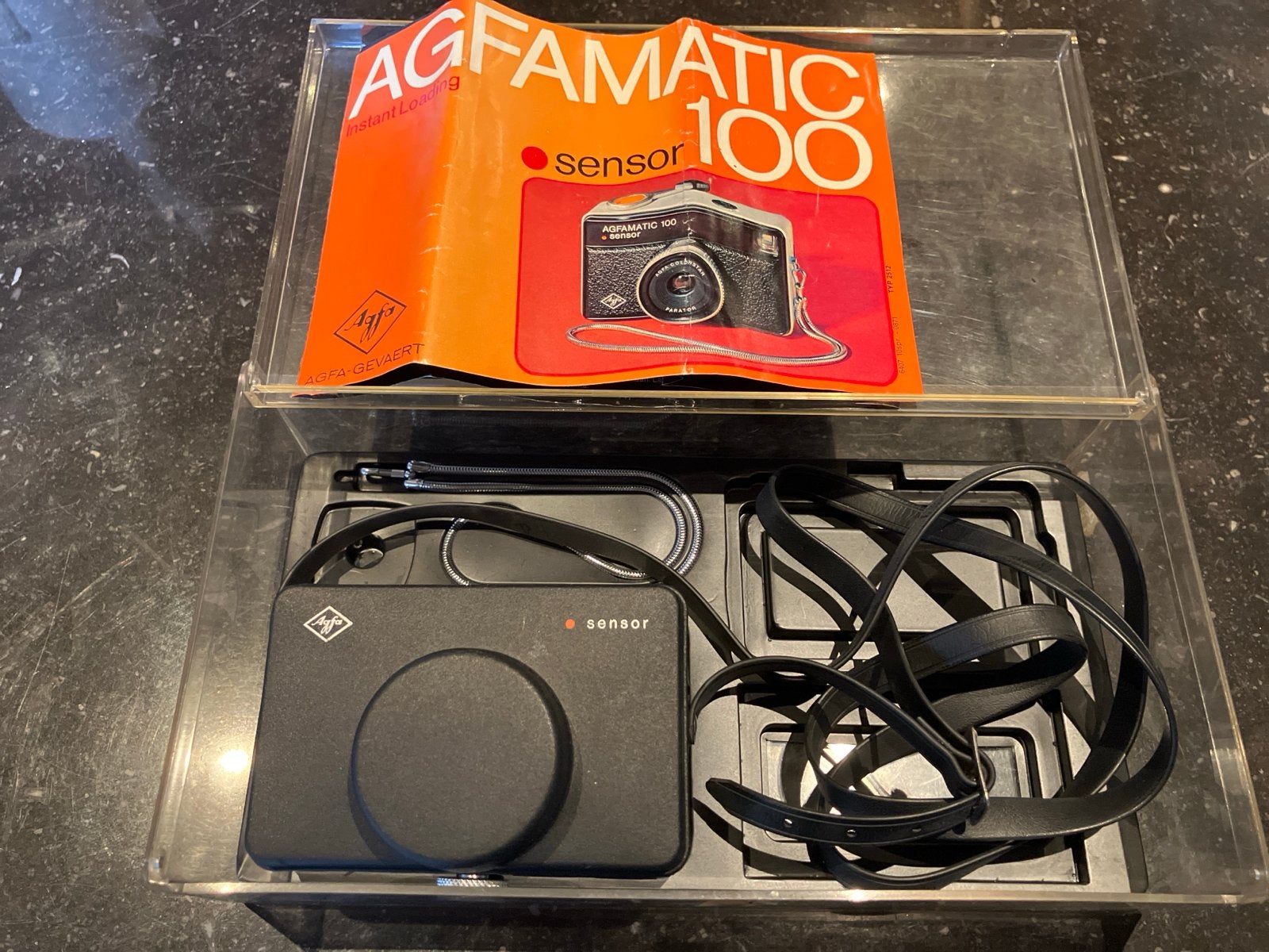 Agfamatic 100 Sensor camera met originele doos en handleidin, Ophalen of Verzenden, Zo goed als nieuw, Compact, Overige Merken