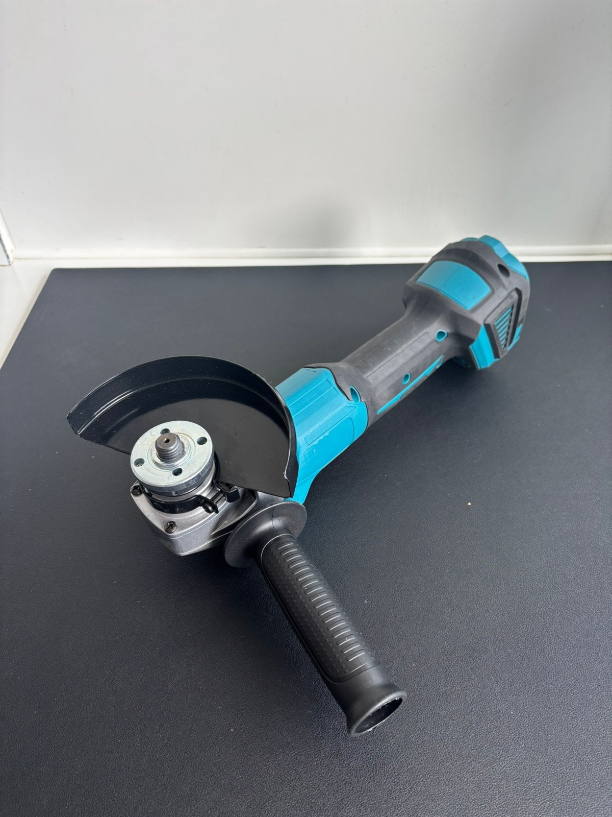 Haakse accu slijpmachine 18V: nieuw, Ophalen of Verzenden, Nieuw, Minder dan 700 watt, Haakse handslijpmachine
