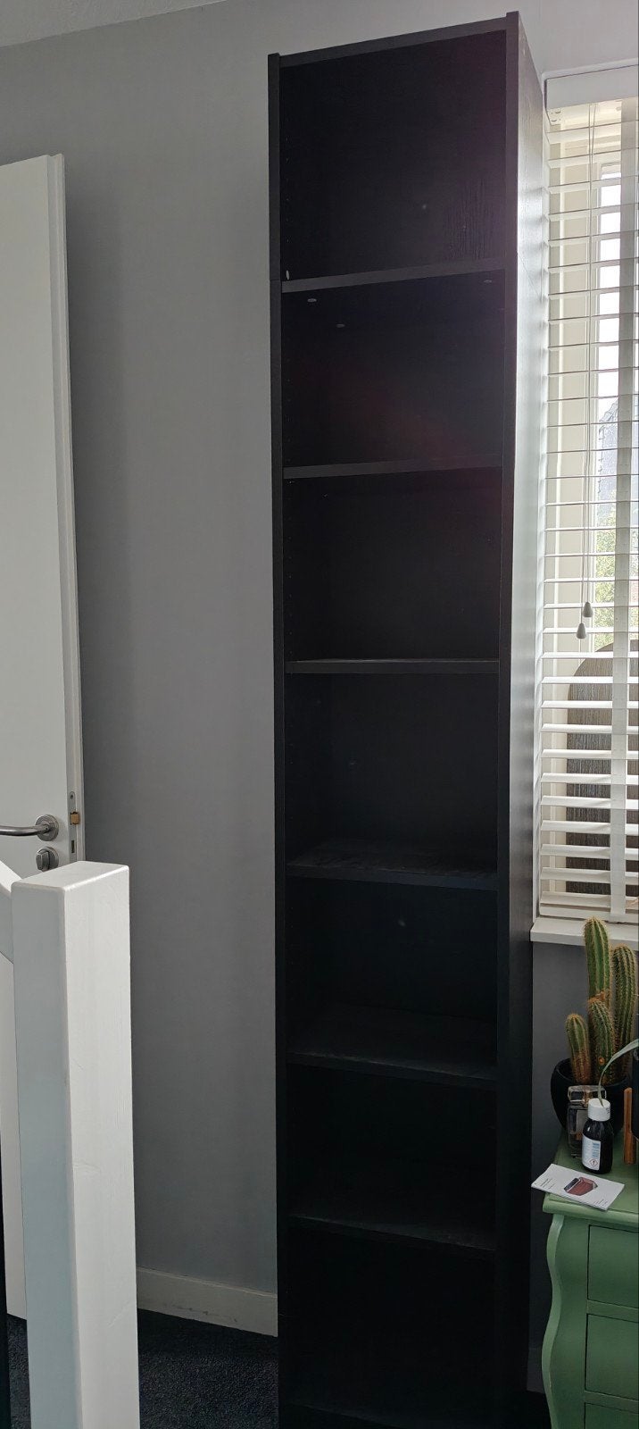 Hoge boekenkast van Ikea ,zwart, Huis en Inrichting, Kasten | Boekenkasten, Ophalen, 50 tot 100 cm, Zo goed als nieuw, 150 tot 200 cm