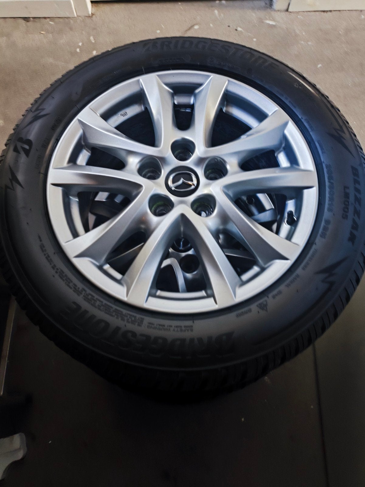 4x Winterbanden + originele Mazda 16” lichtmetalen velge, Ophalen, Zo goed als nieuw