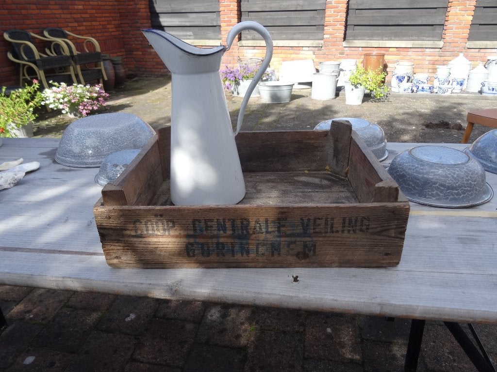 Oud houten veilingkistje Gorinchem, Ophalen