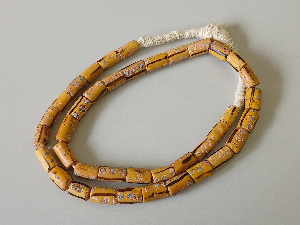 Venetiaanse handelskralen Afrika, Trade beads, Kumasi, Ghana, Sieraad, Afrika, Ophalen of Verzenden, Geel