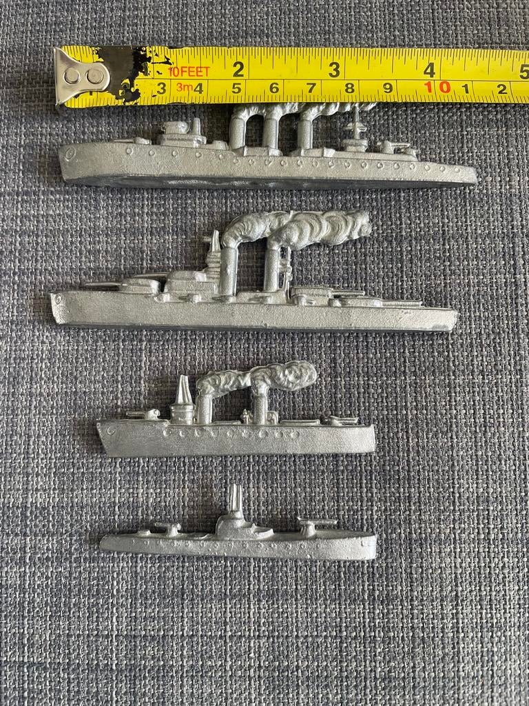 4 Tinnen Mini Scheepjes van Vlootdagen Den Helder jaren 80, Ophalen of Verzenden, Gebruikt, Schaalmodel