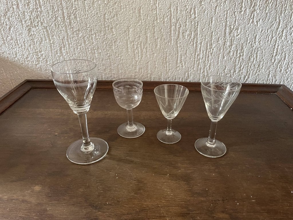Set van 4 likeur glaasjes geetst of gegraveerd, Ophalen of Verzenden