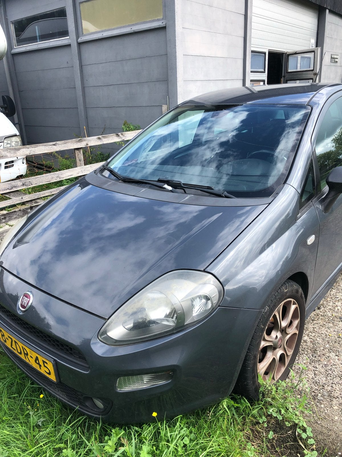 Fiat Punto 1.3 Multijet 59KW 5DR 2014 Grijs, Voorwielaandrijving, 4 cilinders, 400 kg, Origineel Nederlands