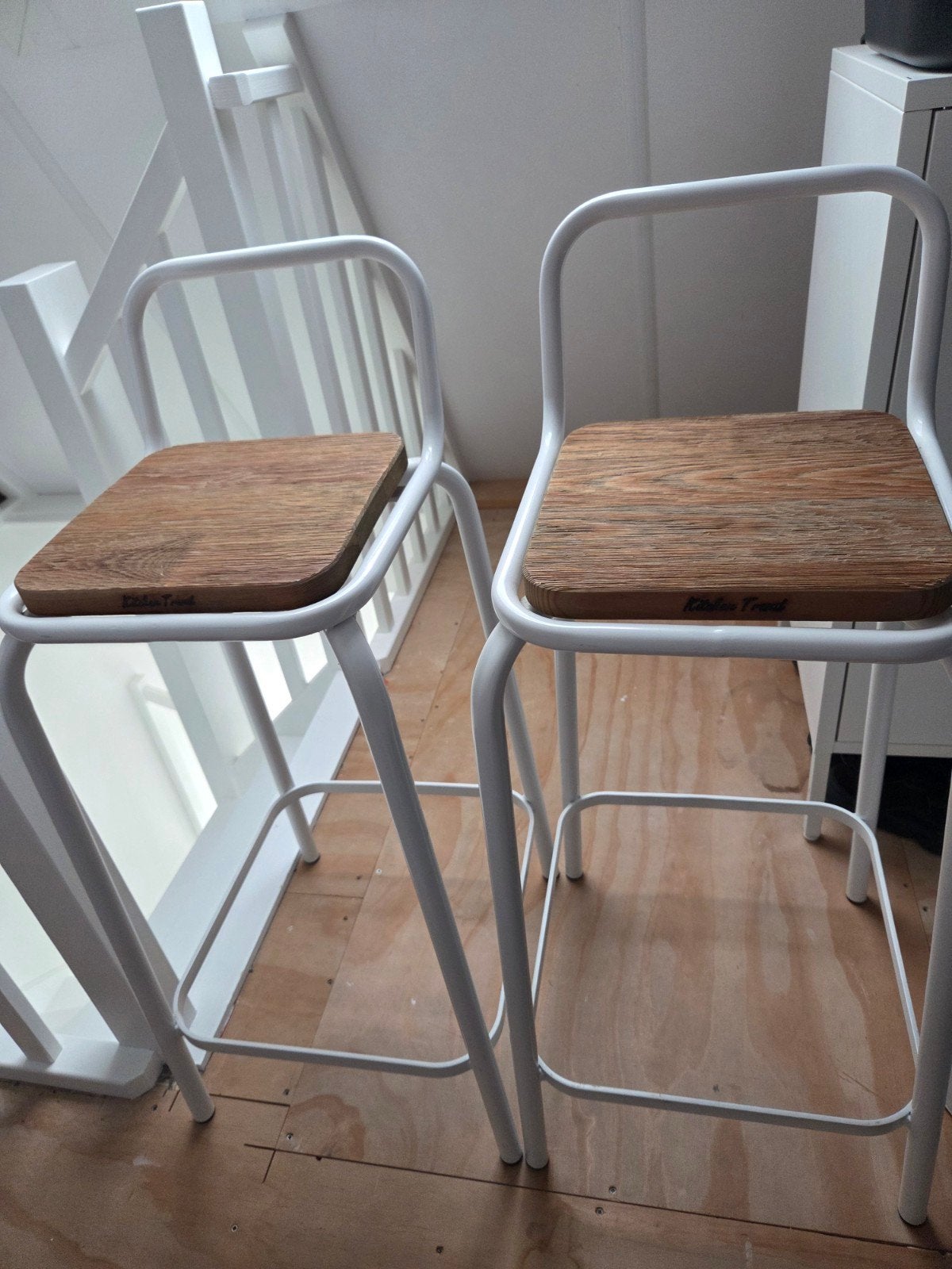 Barkrukken (2 stuks) Kitchen Trend wit metaal en hout, Ophalen, 60 tot 90 cm, Zo goed als nieuw, Hout