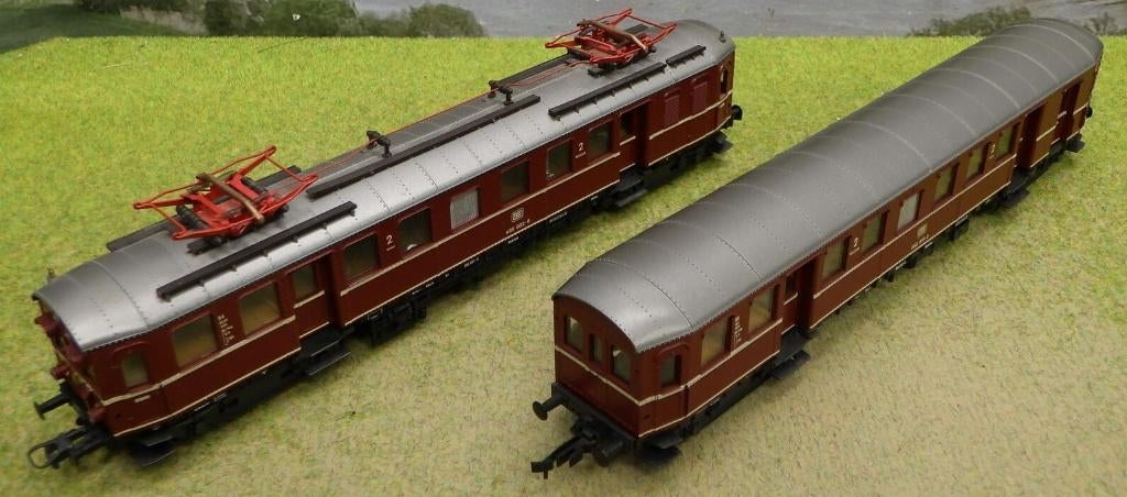 Roco elektrisch treinstel 485-885 wisselend frontverlichting, Treinset, Gelijkstroom, Nieuw, Ophalen of Verzenden
